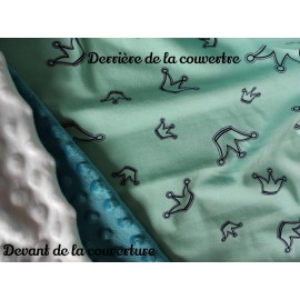 Couverture doublée avec prénom et motif (doublure menthe couronnes) 