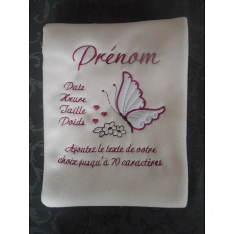 Couverture bébé personnalisée avec un prénom.