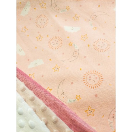 Couverture doublée avec prénom et motif (rose nuages)