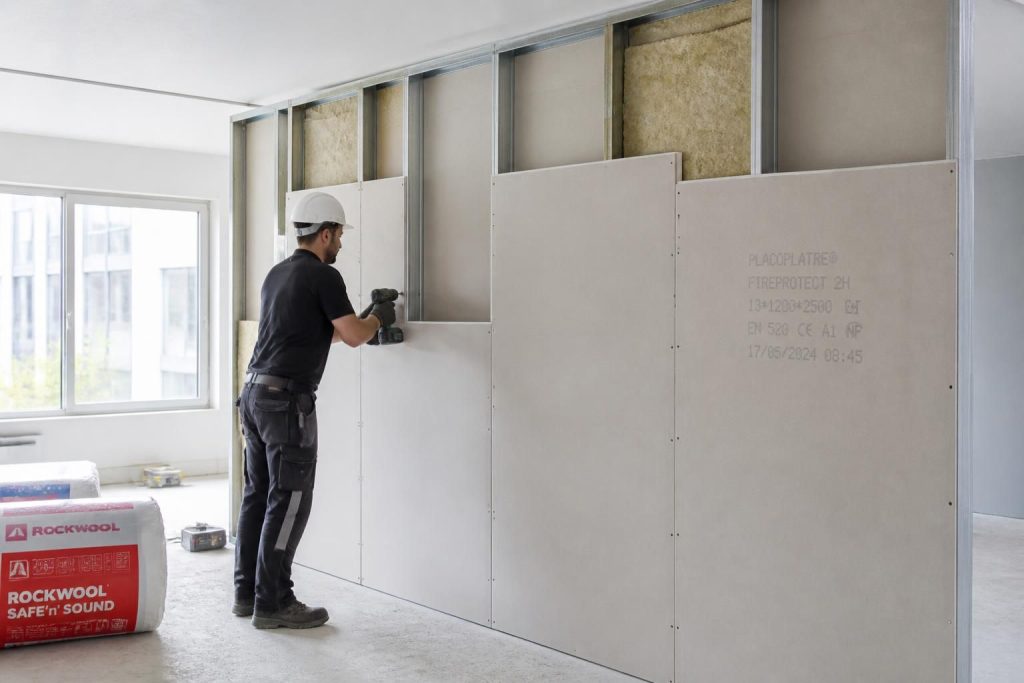découvrez comment choisir et poser une cloison coupe-feu cf 2h efficace pour assurer la sécurité de vos bâtiments et prévenir la propagation des incendies.
